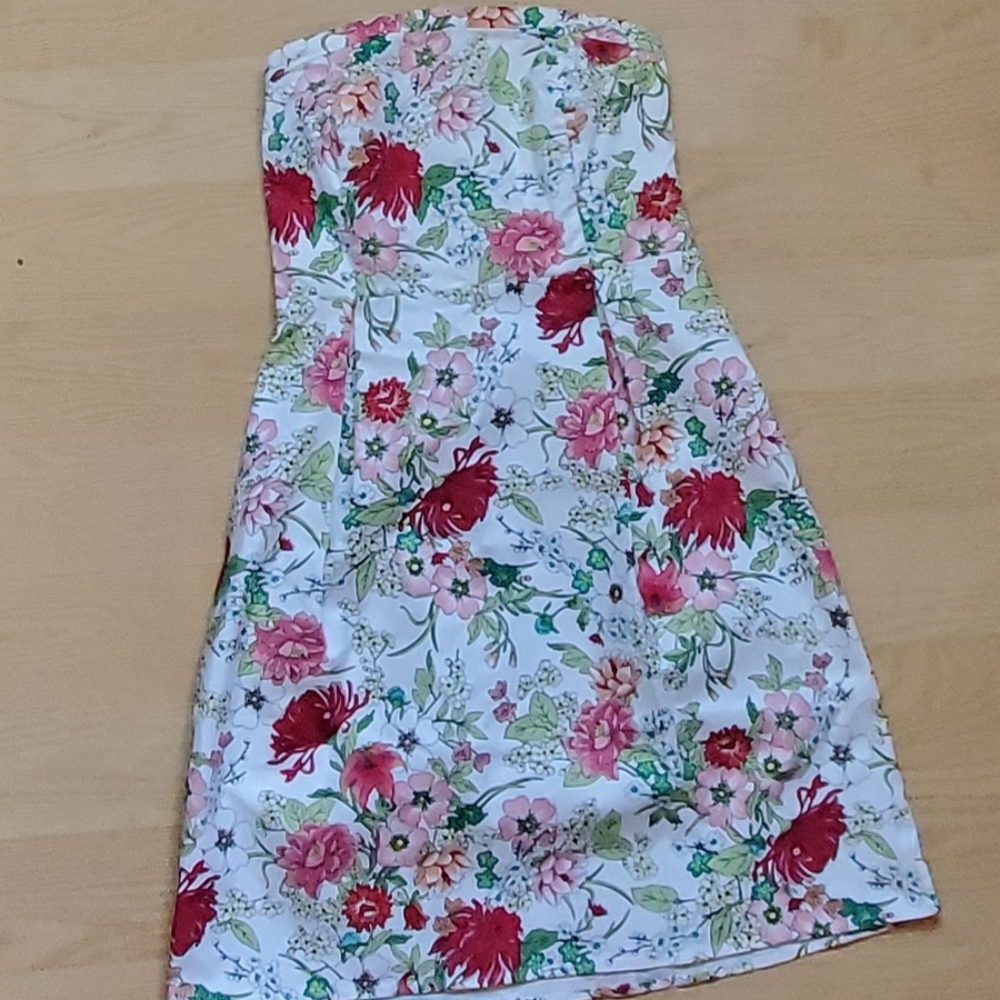 Old Navy strapless floral dress size 4.